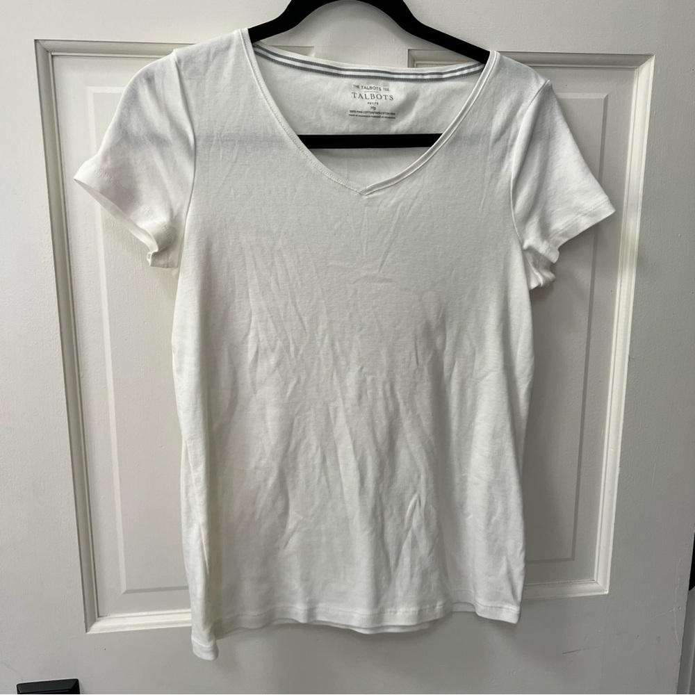The Talbots Tee - White V-Neck Short Sleeve 100% Cotten T-Shirt - Petite Medium